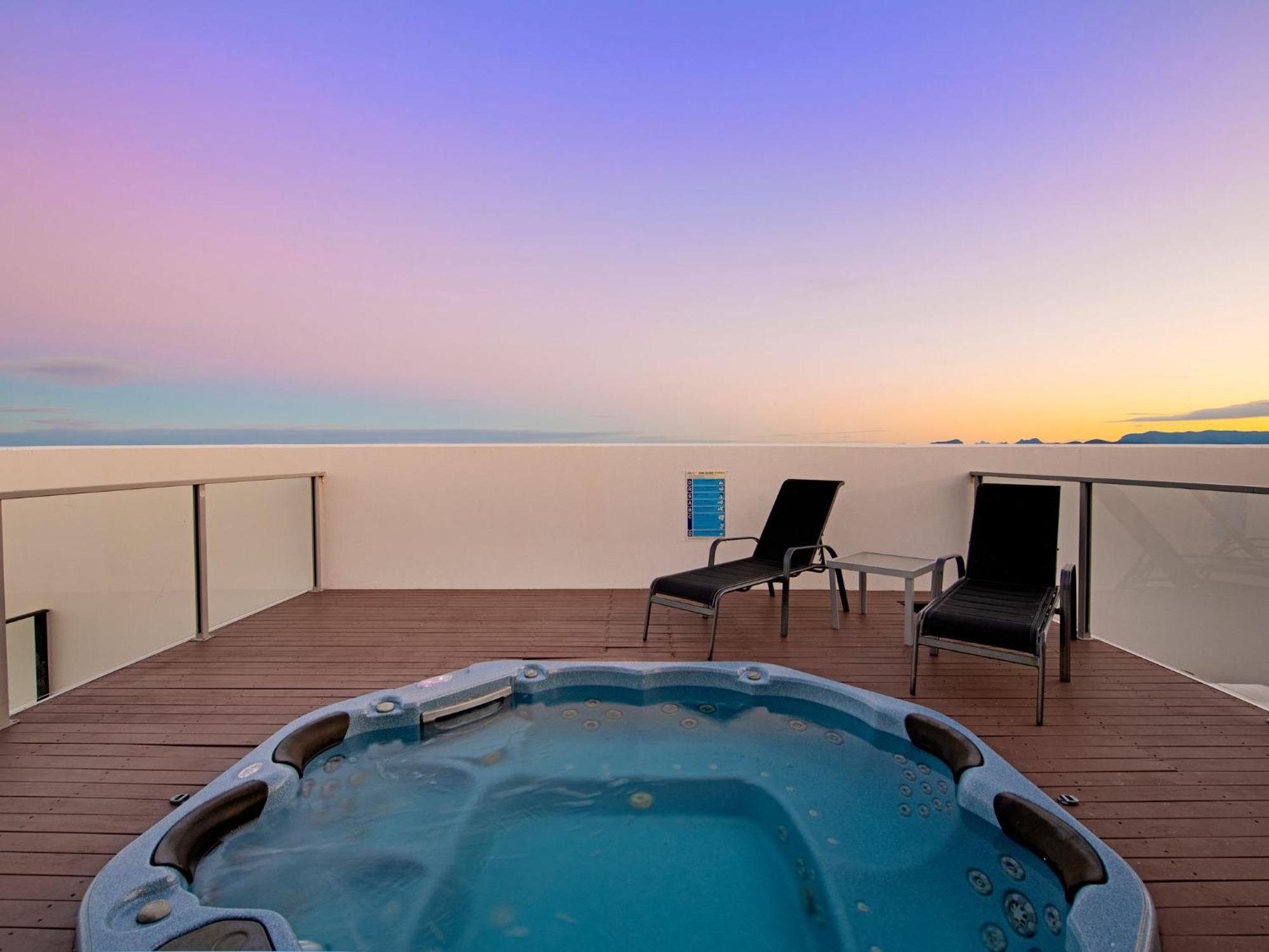 Private Rooftop Penthouse - Sierra Grand - Coasthm Apartment Gold Coast